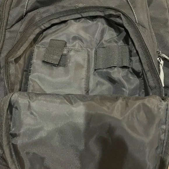 Targus Black Backpack with Laptop Section - Picture 3 of 7